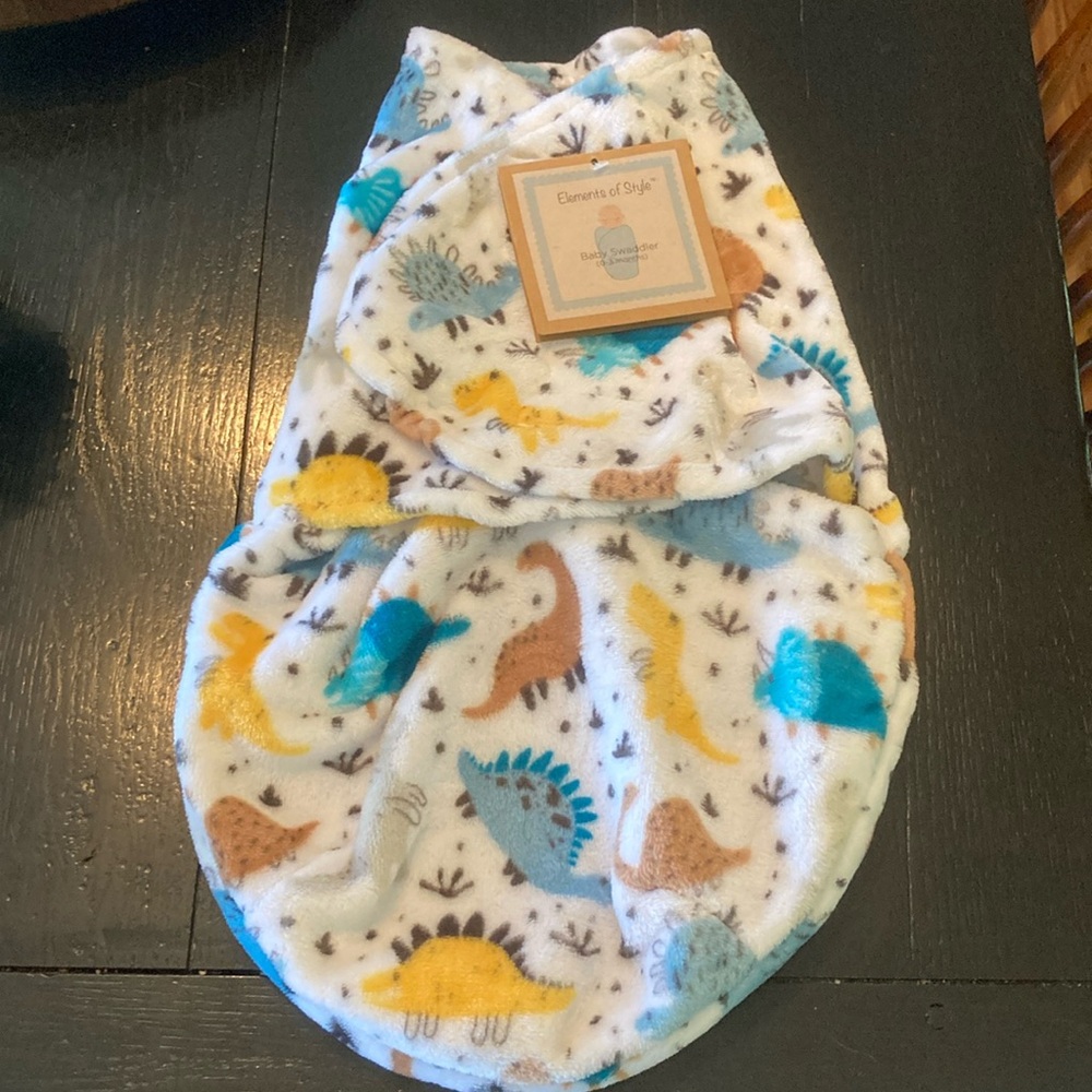Baby Elements of Style blue yellow dinosaur fleece Swaddler size 0-3 months NWT